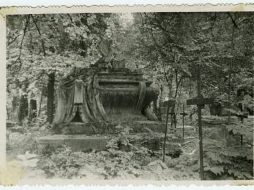 Boguslaw-I-Grobowiec-Rodzinny-Longchamps de Berier-Lwow-Cm.-Lyczakowski-kwatera-Powstancow-1830-i-1863