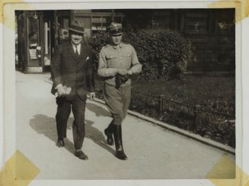 Boguslaw-II-Longchamps de Berier-z-synem-Franciszkiem-IV-w-mundurze-9-Pulku-Ulanow-Malopolskich