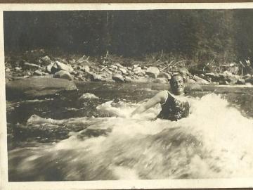 Tatarow-Bronislaw-WQysoczanski-kapiel-w-Prucie