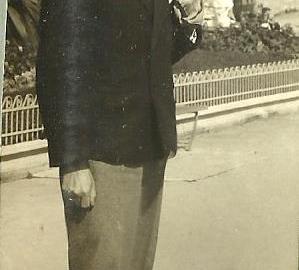 Marsylia-przed-hotelem