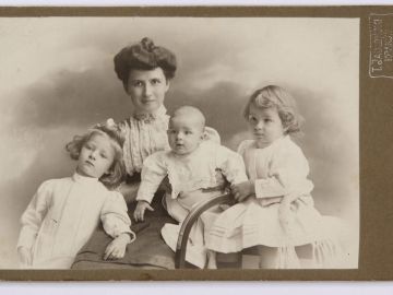 Helena-Estreicher-z-d-Longchamps de Berier-z-dziecmi