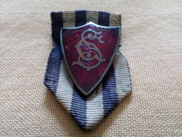 Jadwiga-LdeB-odznaka-szkoly-Sacre-Coeur