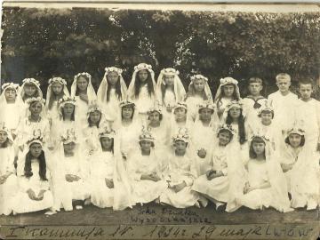 Jadwiga-i-Irena-Wysoczanskie-I-sza-Komunia-Sw.-Lwow-maj-1924