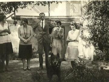 Tatarow-dom-sad-rodzina-K.-Kossak-Dzidzia-Wysoczanska-Wanda-Romaszkan