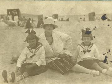 Maria-Wysoczanska-z-corkamiJdwiga-i-Irena-Sopot-1918-r
