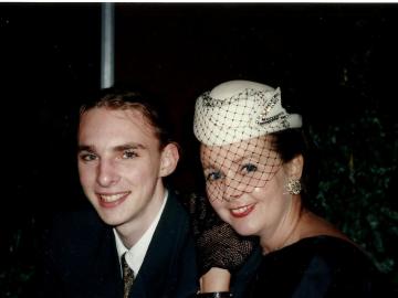 Mama-Jola-z-synem-Jankiem-Konsulat-Sydney-1995