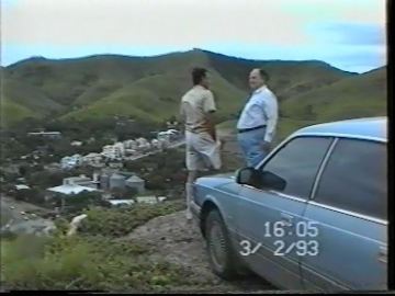 Papua-NG-z-przedstawicielem-wladz-w-Dole-Port-Moresby  1993