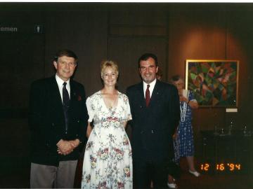 Z-p-Ministrem-Kultury-Stanu-S.A-i-p.-Kurator-Wystawy-prac-mala