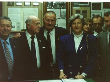 Z-p.-Premier-Hanna-Suchocka-przedstawicielami-Polonii-Melbour