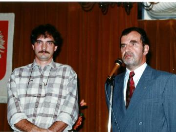 Z-p.-Tomaszem-Kozyra-artysta-rysownikiem-Sydney-1995