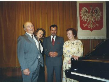 Z-p.Tessa-Birnie-pianistka-i-p.-Maksymilianem-Hennerem-krytyk