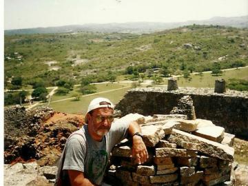 Zimbabwe-w-ruinach-starozytnej-twierdzy-2003
