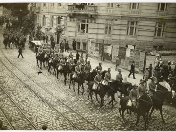 Roman-Longchamps de Berier-Parada-Sokola-Roman-L.d.B.-oznaczony-krzyzykiem