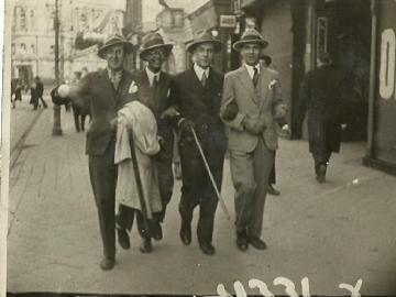 Przyjaciele-Stanislaw-LdeB-W-Serwatowski-K.Glazewski-J.-Bochdan