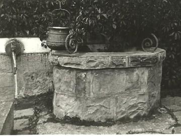 Tatarow-Bily-Dom-Studnia